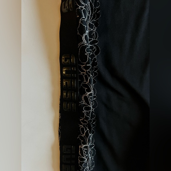 Guess track suit bottoms - Picture 4 of 11